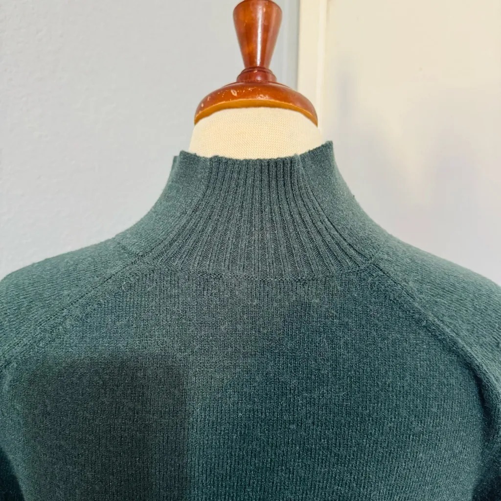 Banana Republic Women Dark Green Turtleneck Long Sleeve Cozy Sweater Size M - Image 7