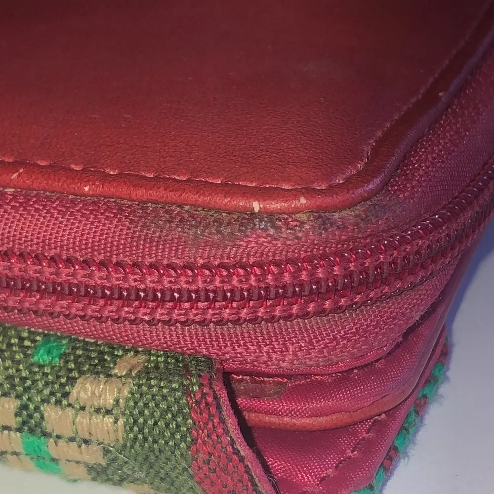 Gold Coast Dark Red Tribal Navajo Boho Zip Up Closure Wallet - Image 8