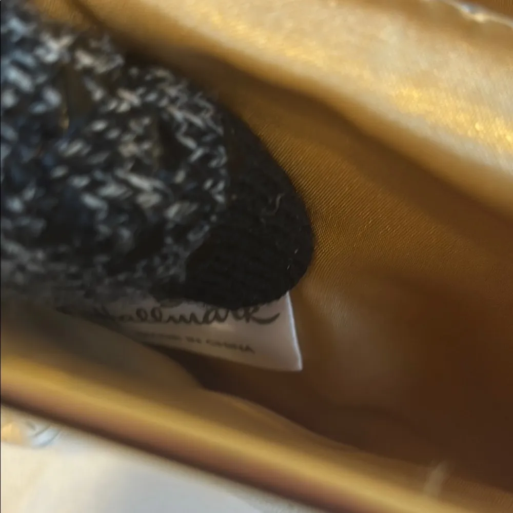 Hallmark White and Gold Clutch with Unique Landmark Design EUC - Image 2