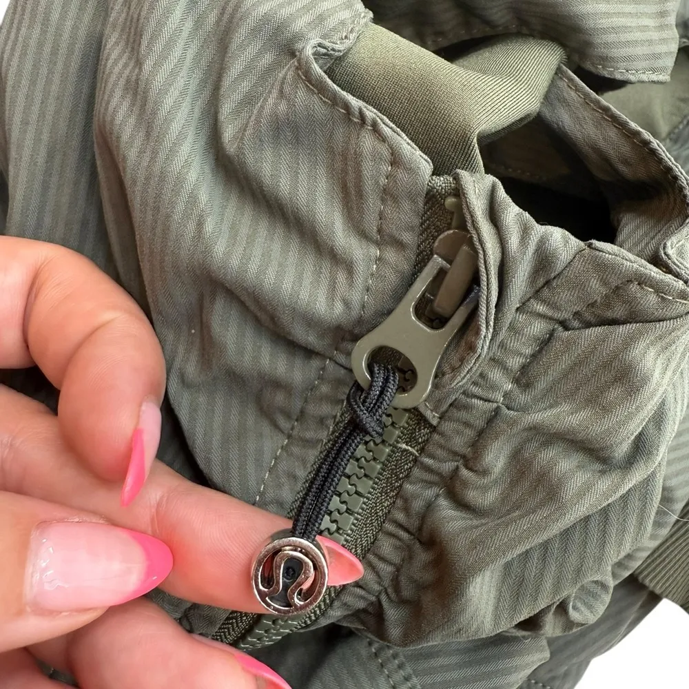 Lululemon Women’s Size 2 Full Zip Hoodie Jacket Army Green Fitted Running Sporty - Image 3