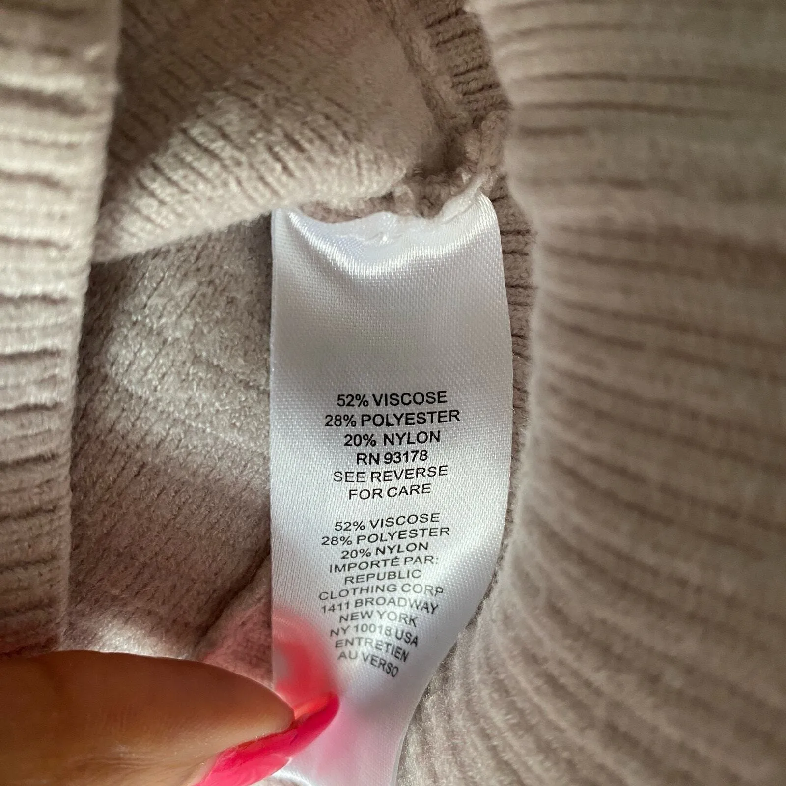 TAHARI Mock Neck Ribbed Sweater Gold Button Detail Top S Minimalist Preppy NWOT - Image 7