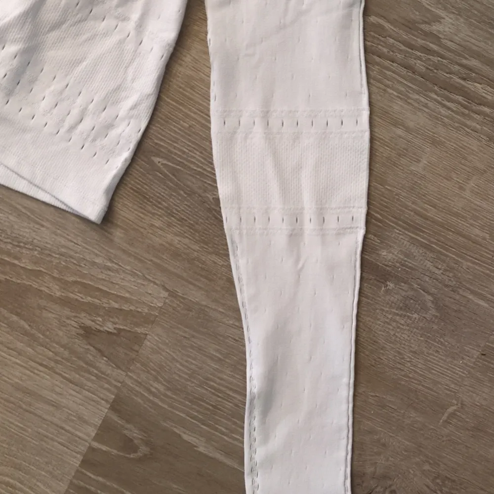 Calia By Carrie Underwood Light Blue Pointelle Seamless Long Sleeve Top Sz L/XL Size L - Image 6