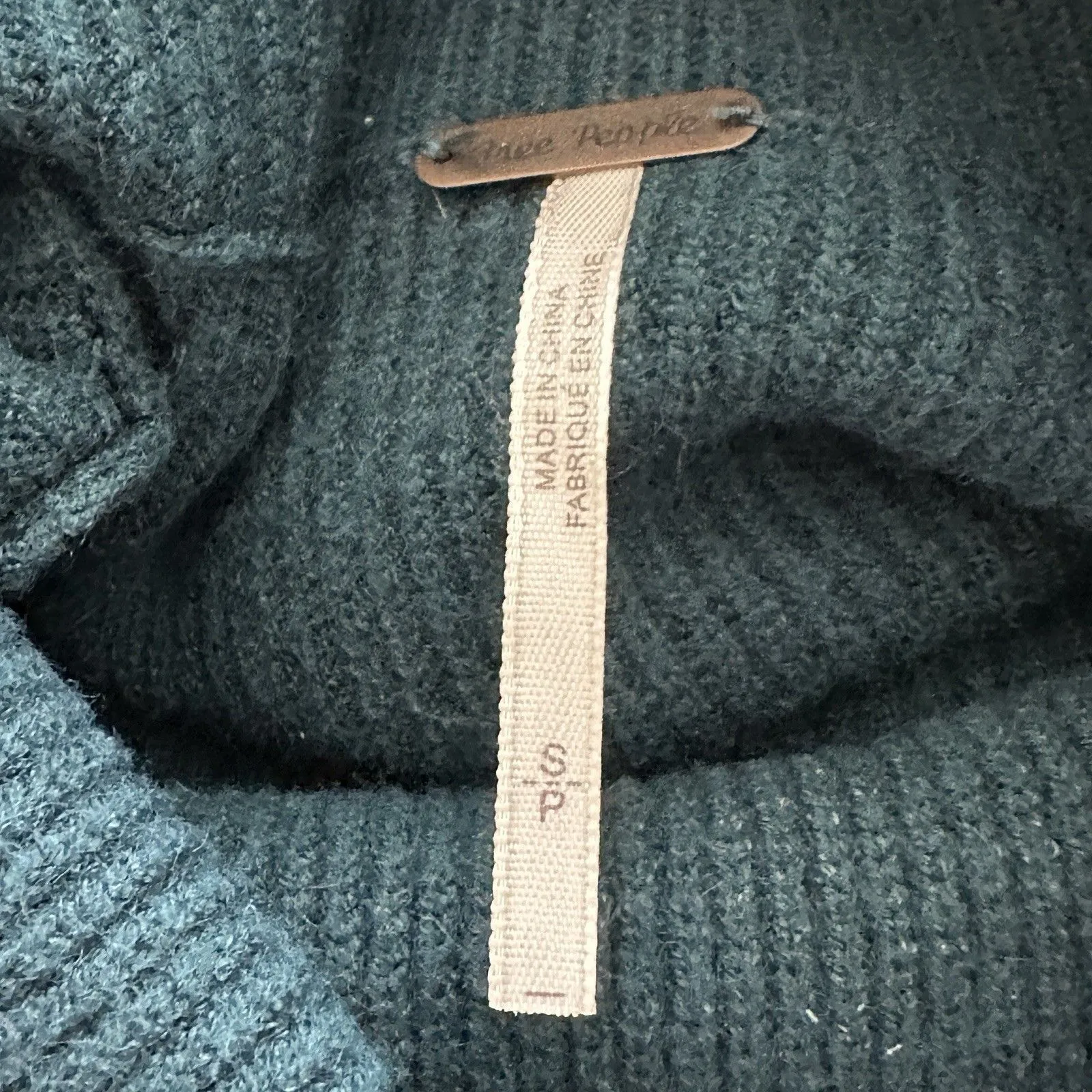 Free People Softly Structured Turtleneck Tunic sweater Oversized S Blue - Image 5