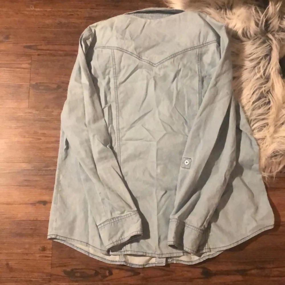 Hannah Chambray Shirt Size XL - Image 2