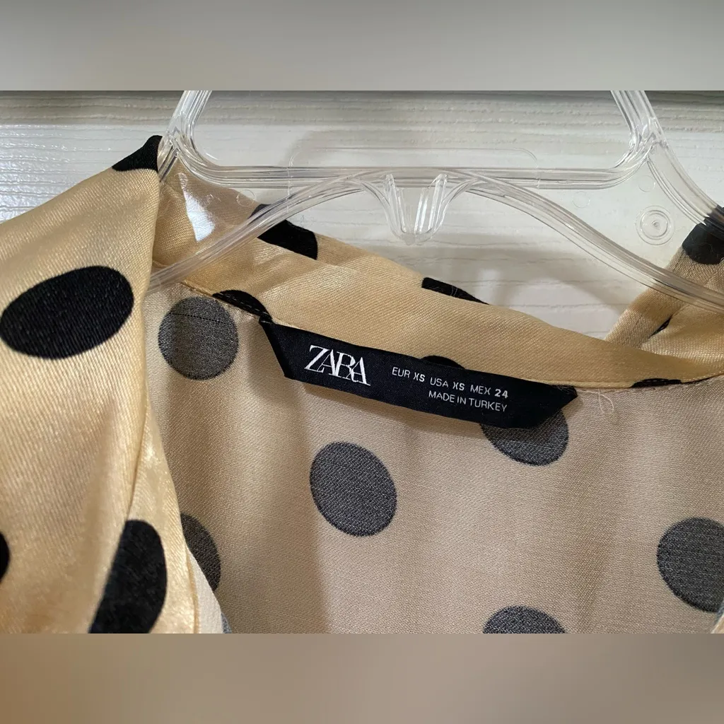 Zara polka dot pajama blouse gold black dots size xs - Image 4