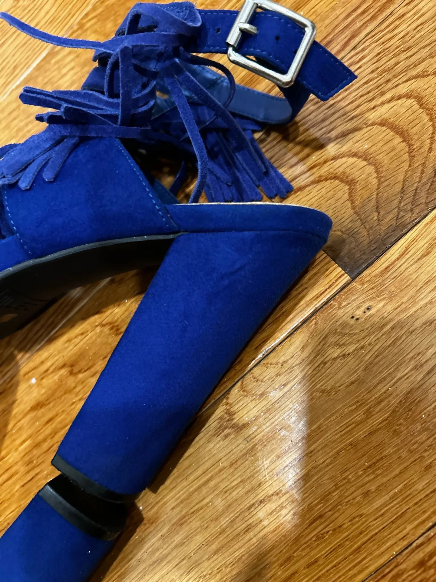 Bar III royal blue suede block-heel fringe platform gladiator sandals 7.5 - Image 17