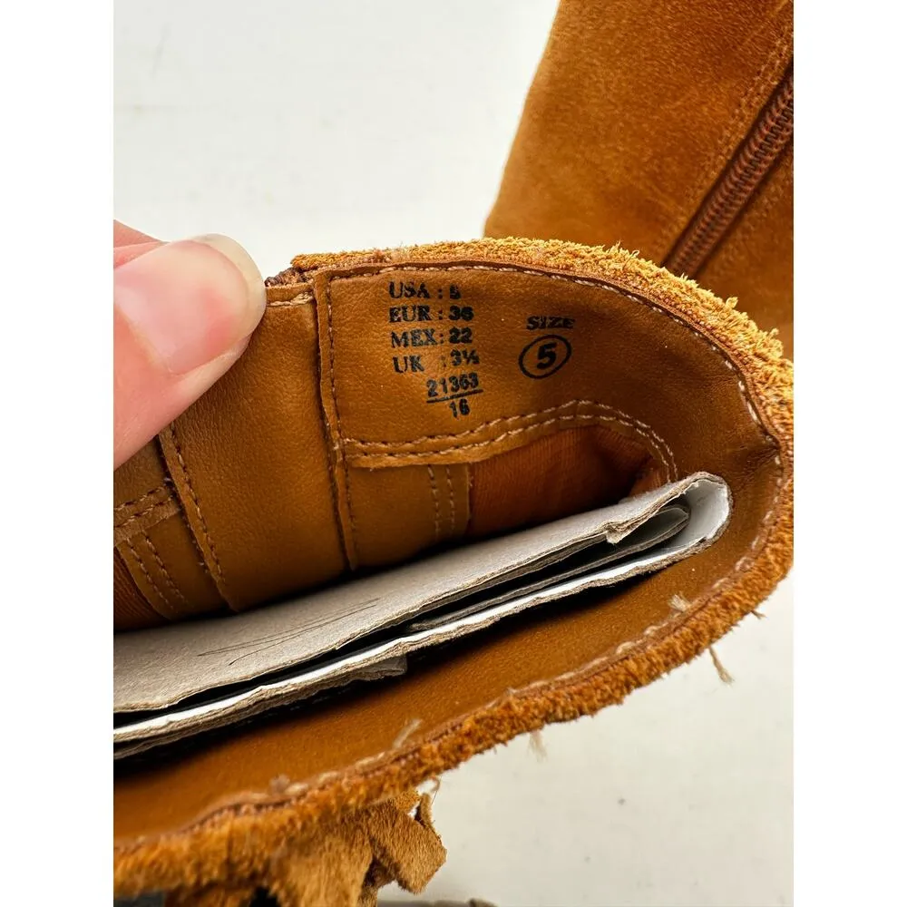 Vintage Predictions Suede Leather Fringe Boots Size 5 - Image 6