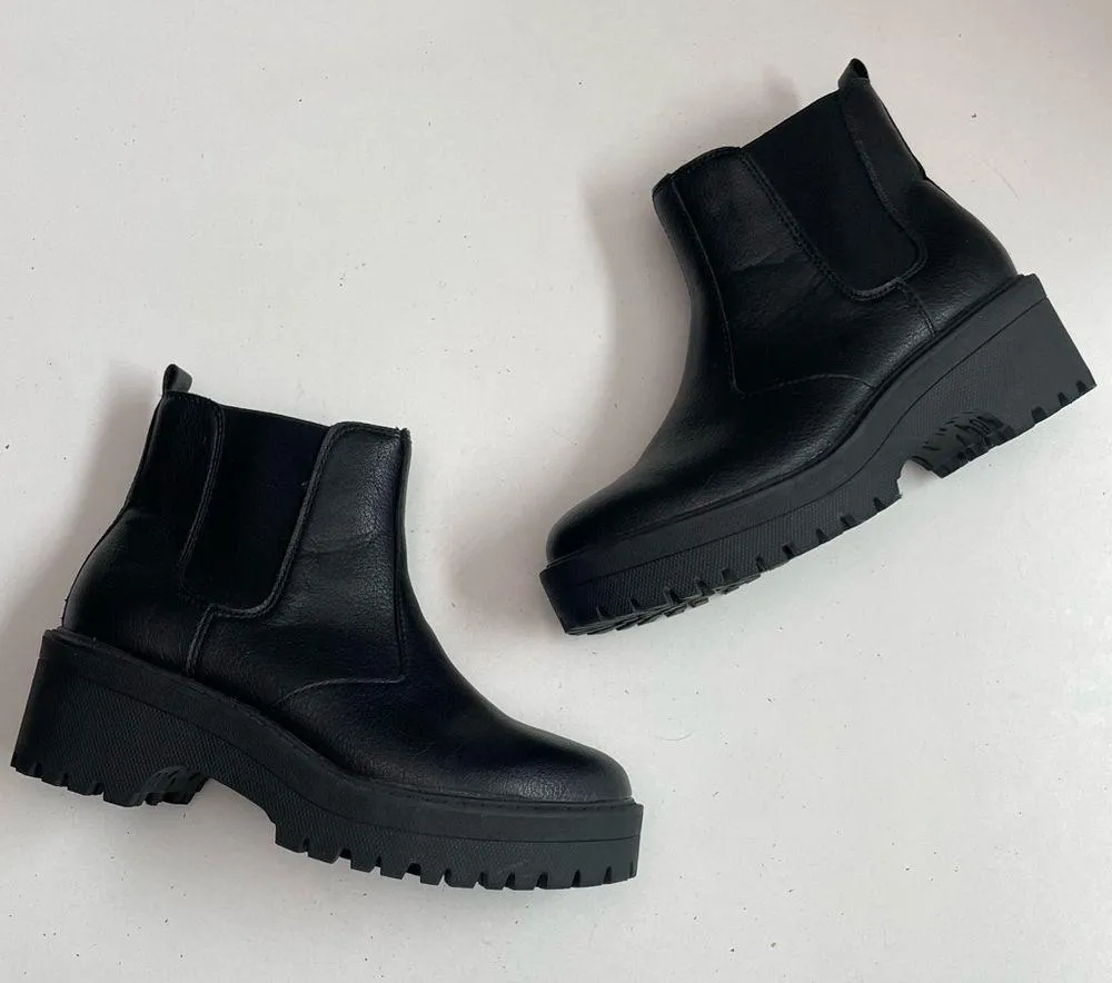 Skechers Boots City Combat Pull On Platform Lugged Soles Memory Foam Ankle Black - Image 9