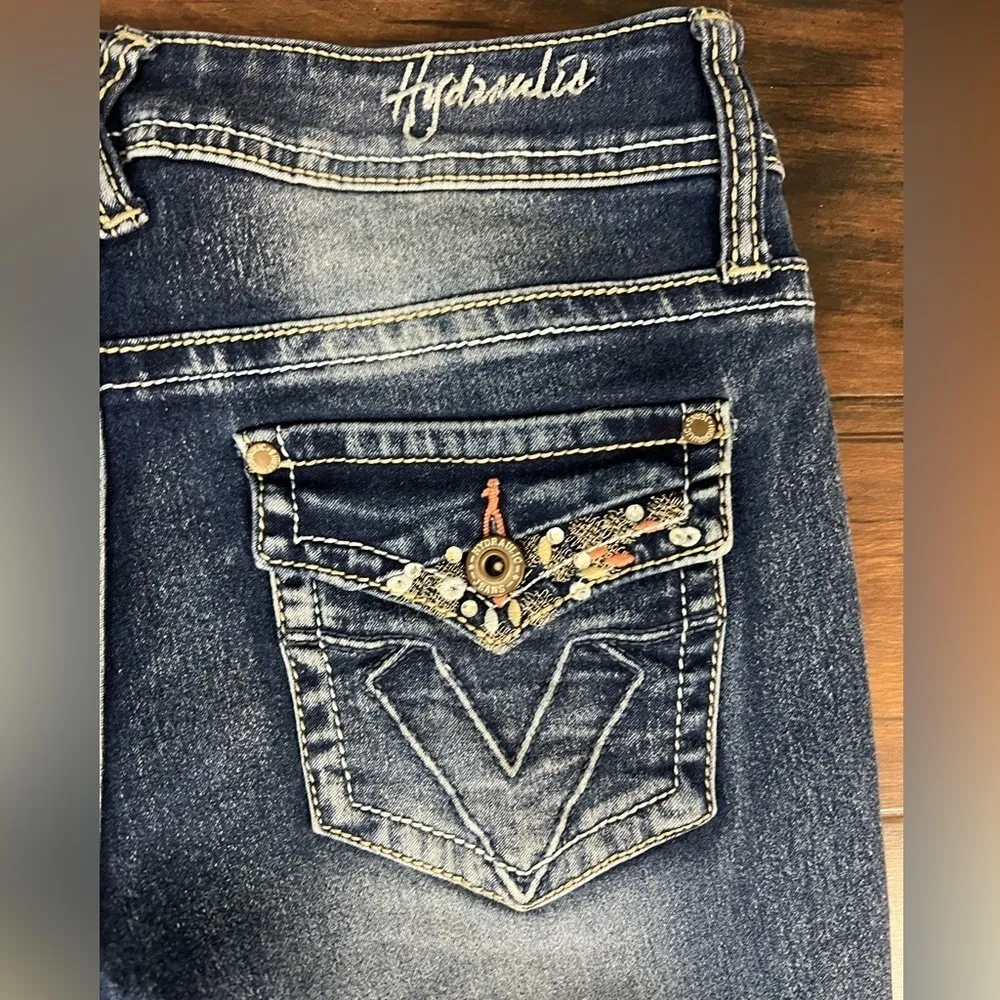 Hydraulic Embroidered Cuff Cropped Jeans - Size 6 - Image 9