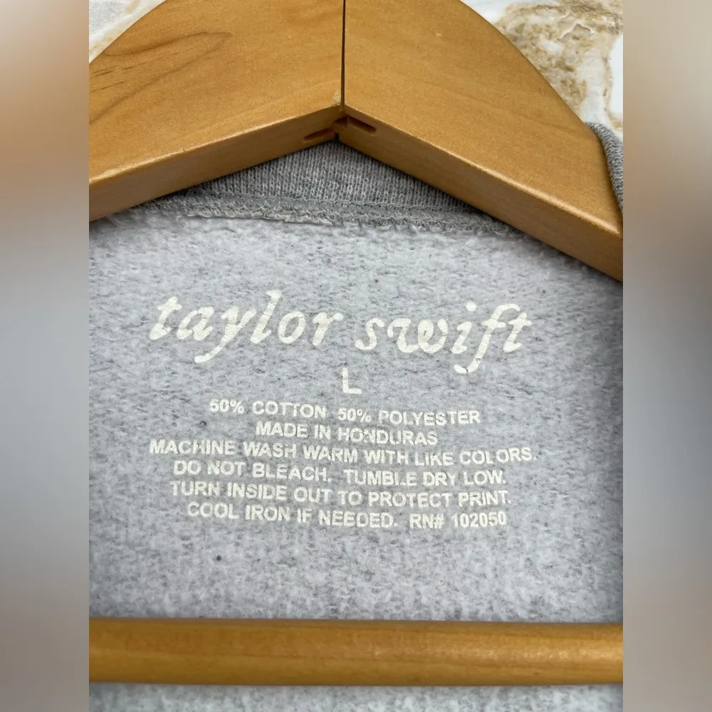Taylor Swift Eras Crewneck Grayscale size large - Image 4