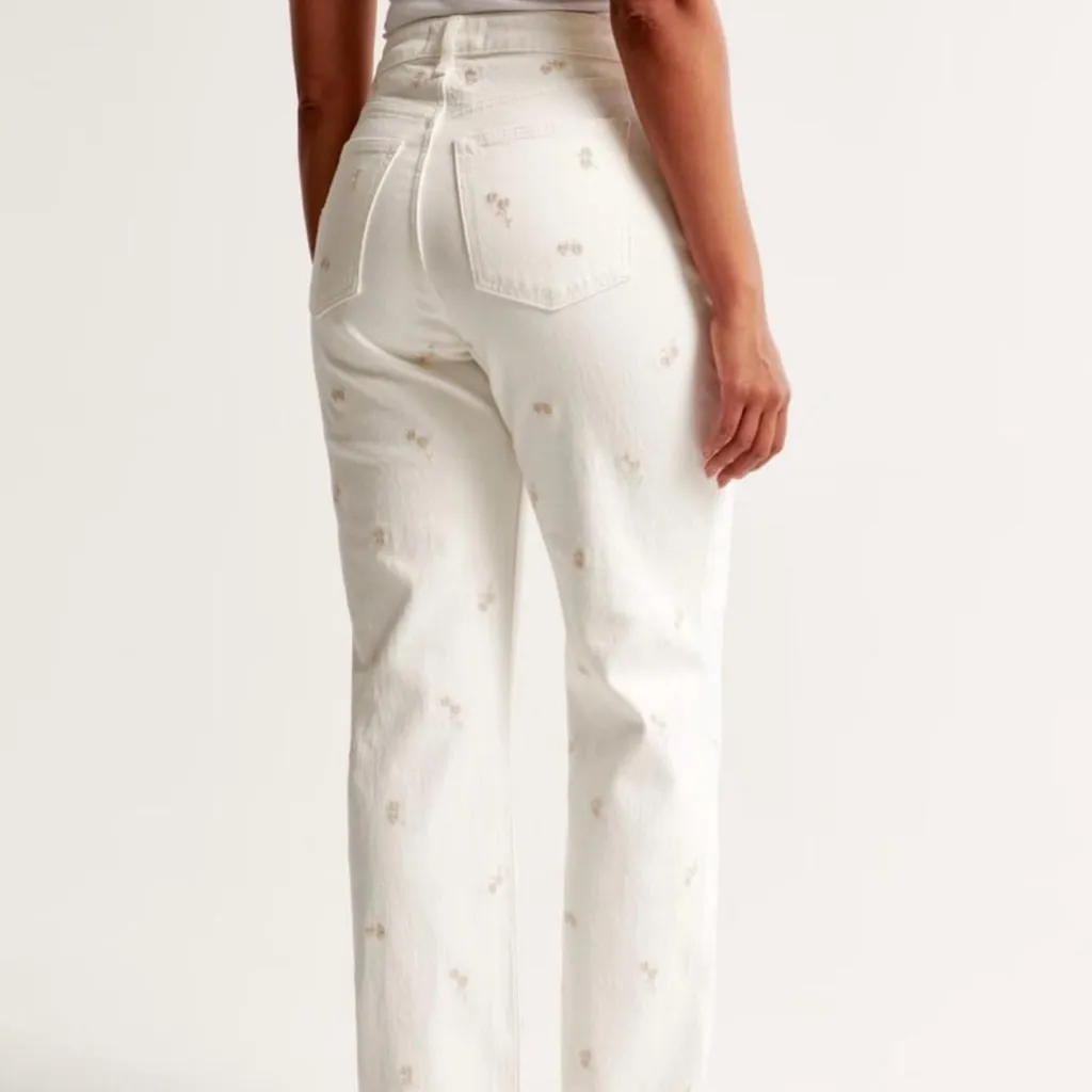 Abercrombie & Fitch The 90’s Relaxed High Waisted Jean - Image 7