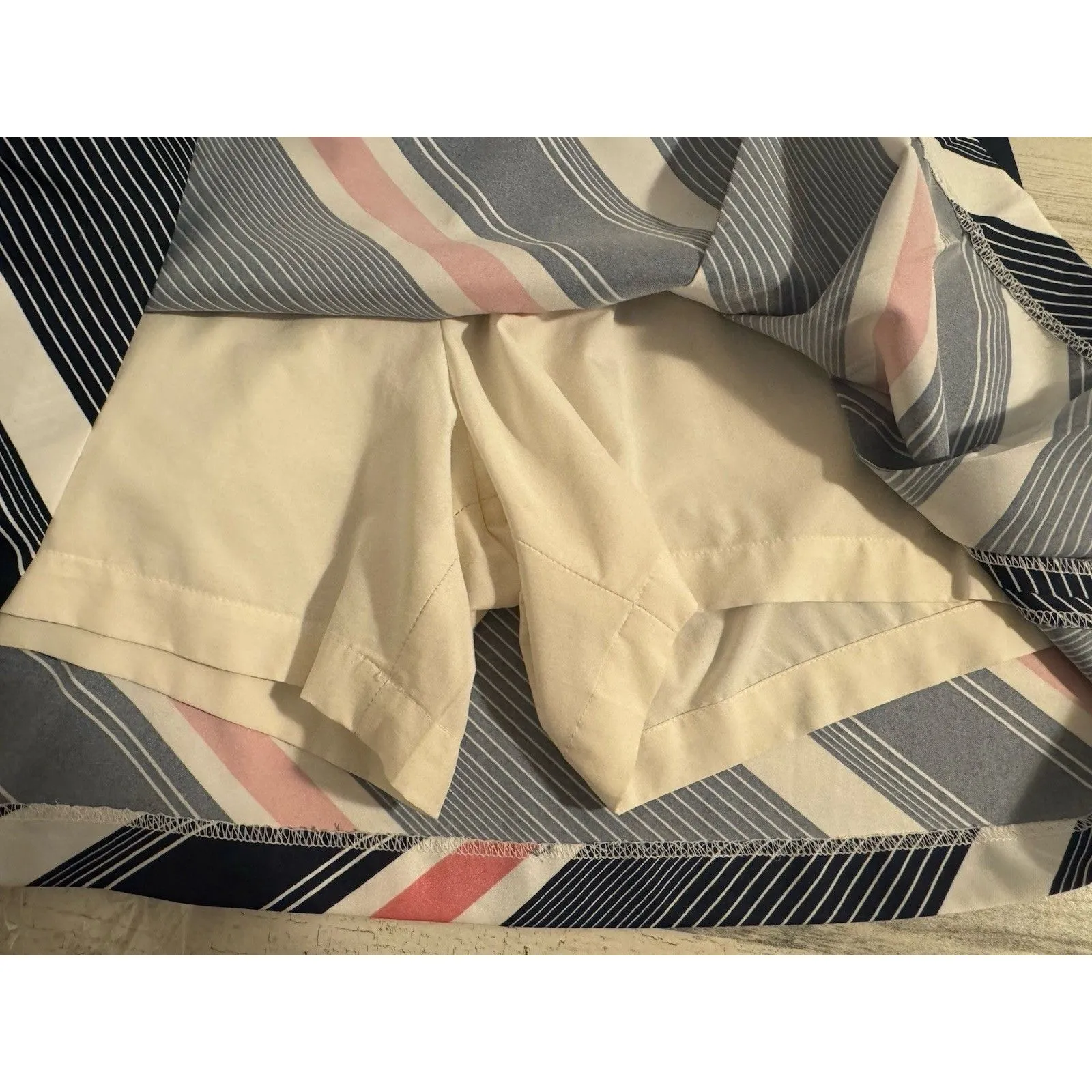 Greg Norman Active Golf Skort Womens Size 10 Striped Pockets - Image 4