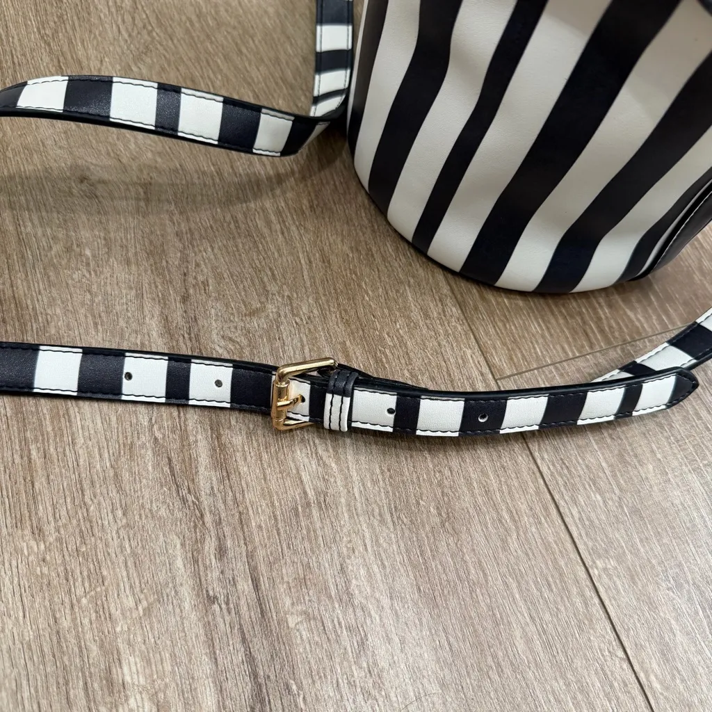 NWT Lionel Black & White Striped Bucket Bag Drawstring Crossbody Handbag - Image 6