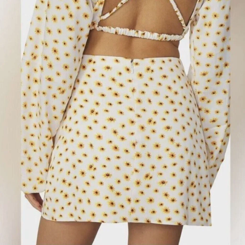 Sunflower Mini Skirt REVOLVE Size Medium NWT - Image 11
