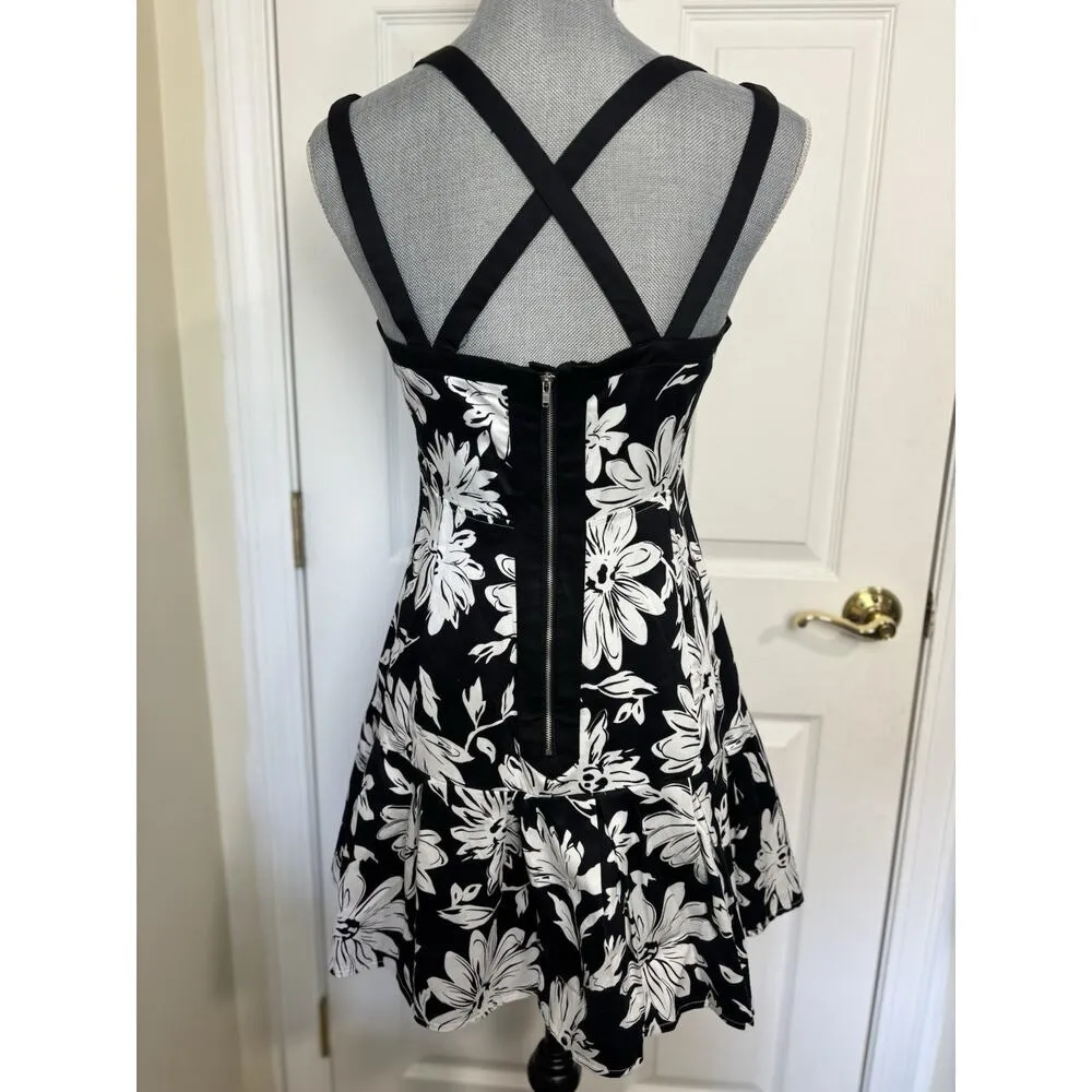 Black & White Floral Baby Doll Mini Sleeveless Dress Size Med Wedding Guest - Image 3