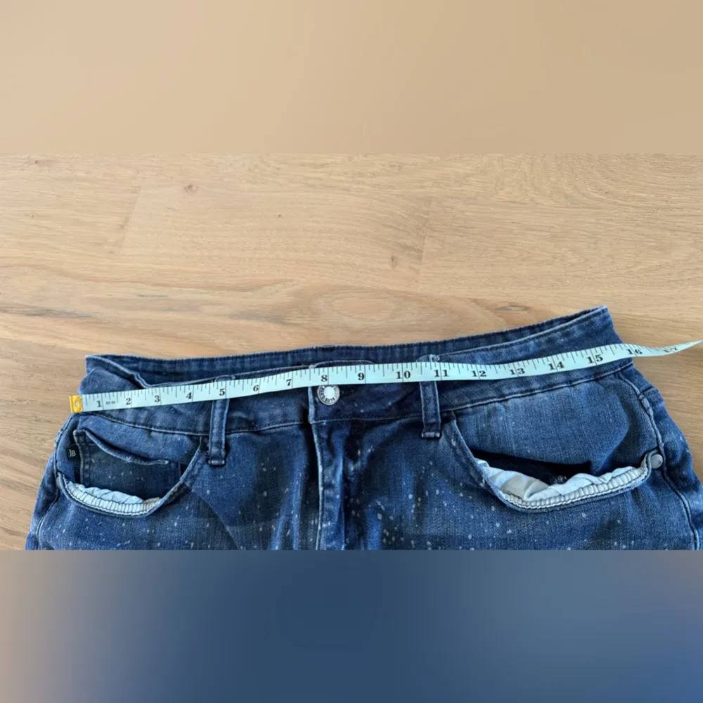 Judy blue mineral wash relaxed fit jeans size 15 / 32 - Image 4