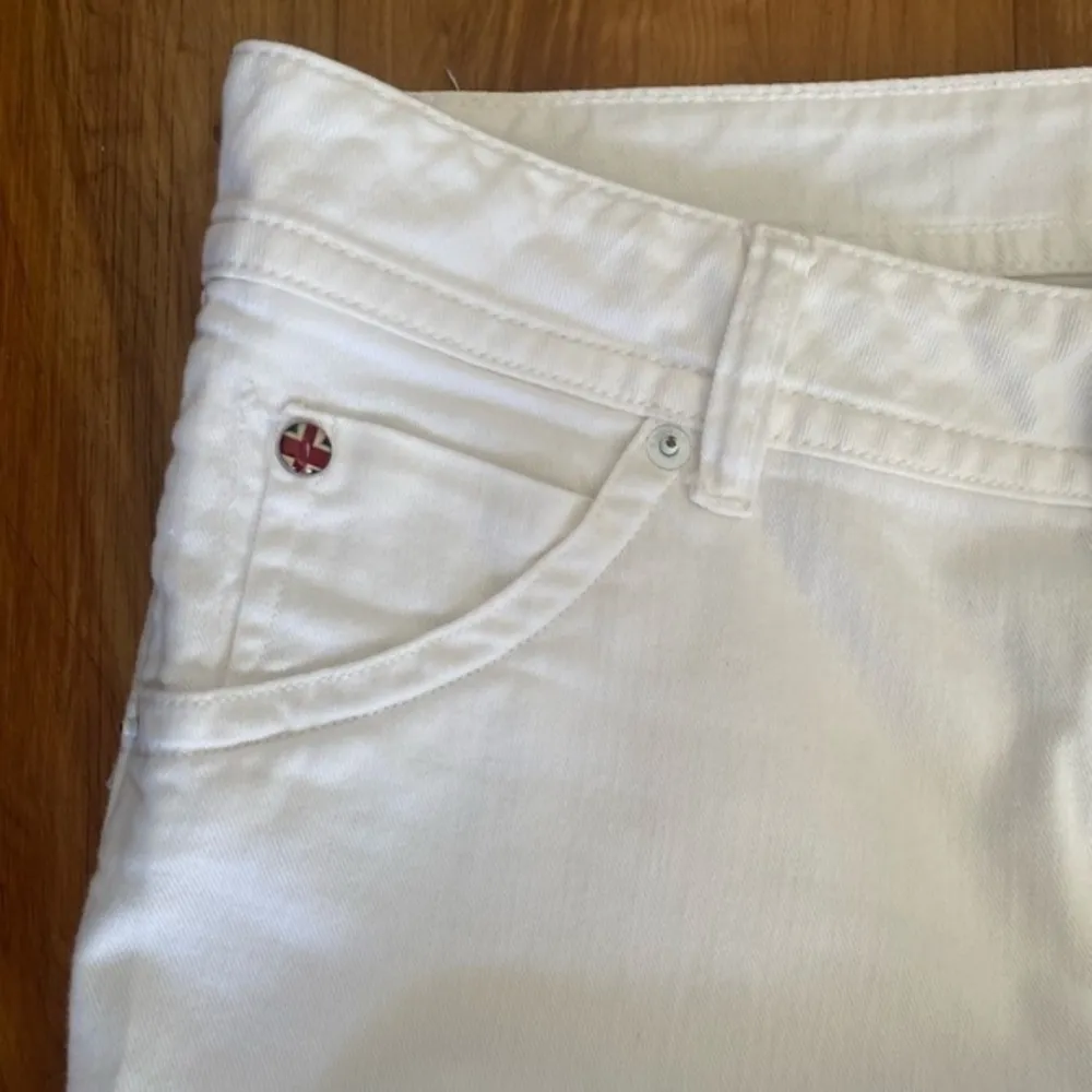 Women’s Hudson Jeans Capri sz 29 - Image 2
