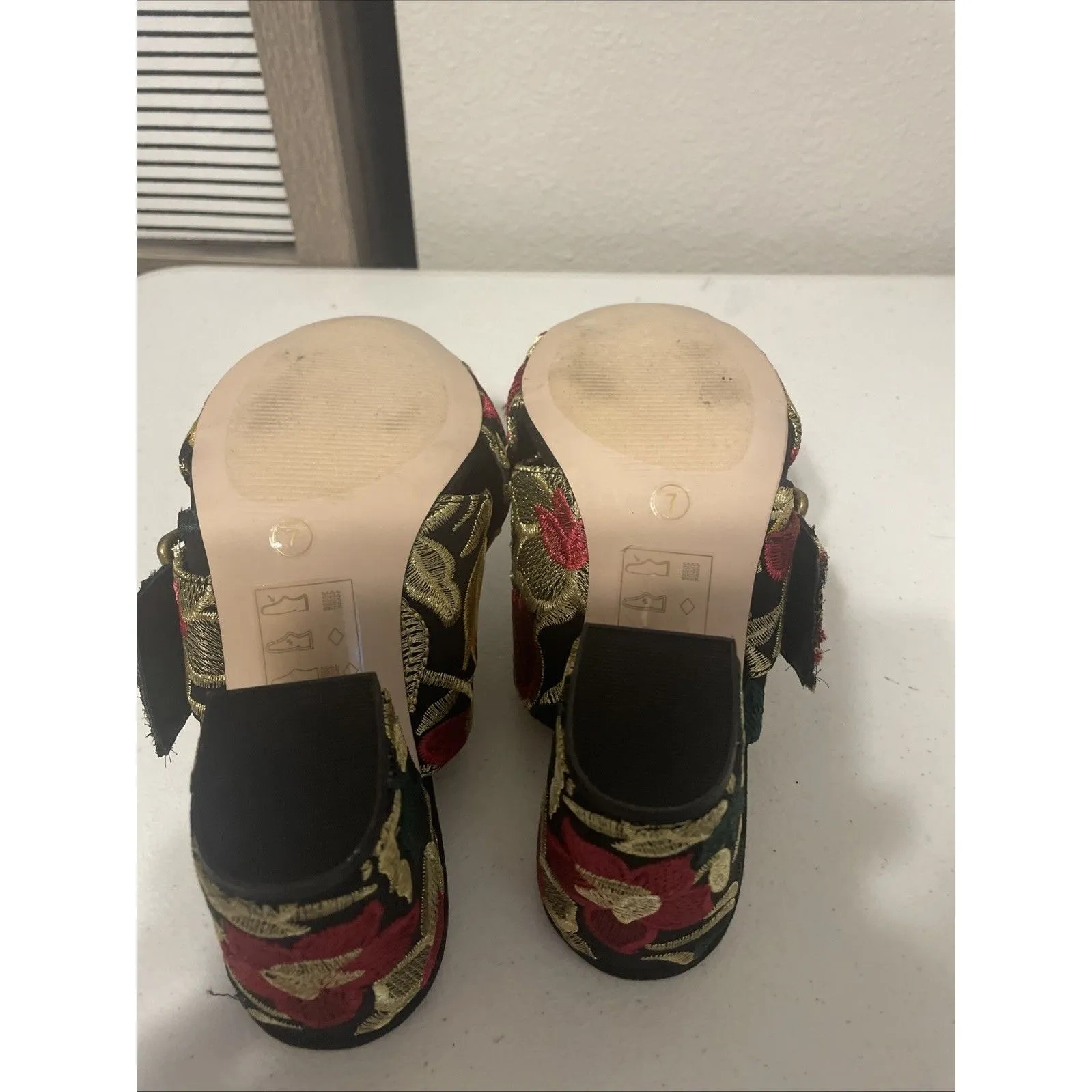Sole Society Cezanne Multi floral embroidered mules shoes Sandals Sz 7 - Image 11