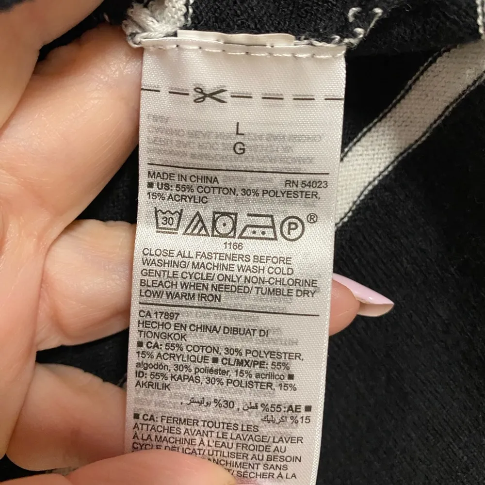 NWOT Old Navy Sweater Size Large - Image 4