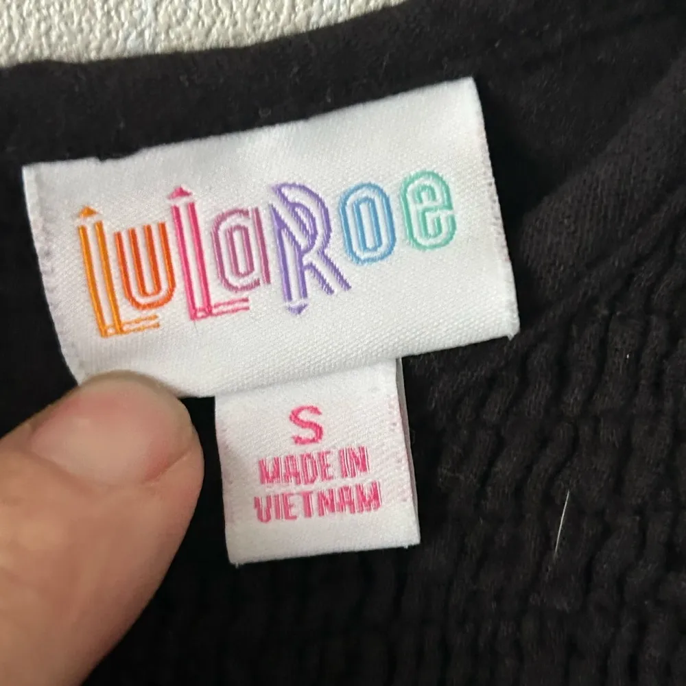 LulaRoe | Black Muslin short sleeve | Women’s Small - Image 2