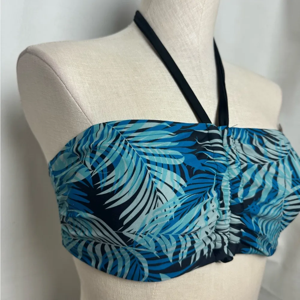 Women’s Tropical Blue Halter Bikini Top with tie around neck NWT Medium - Image 5