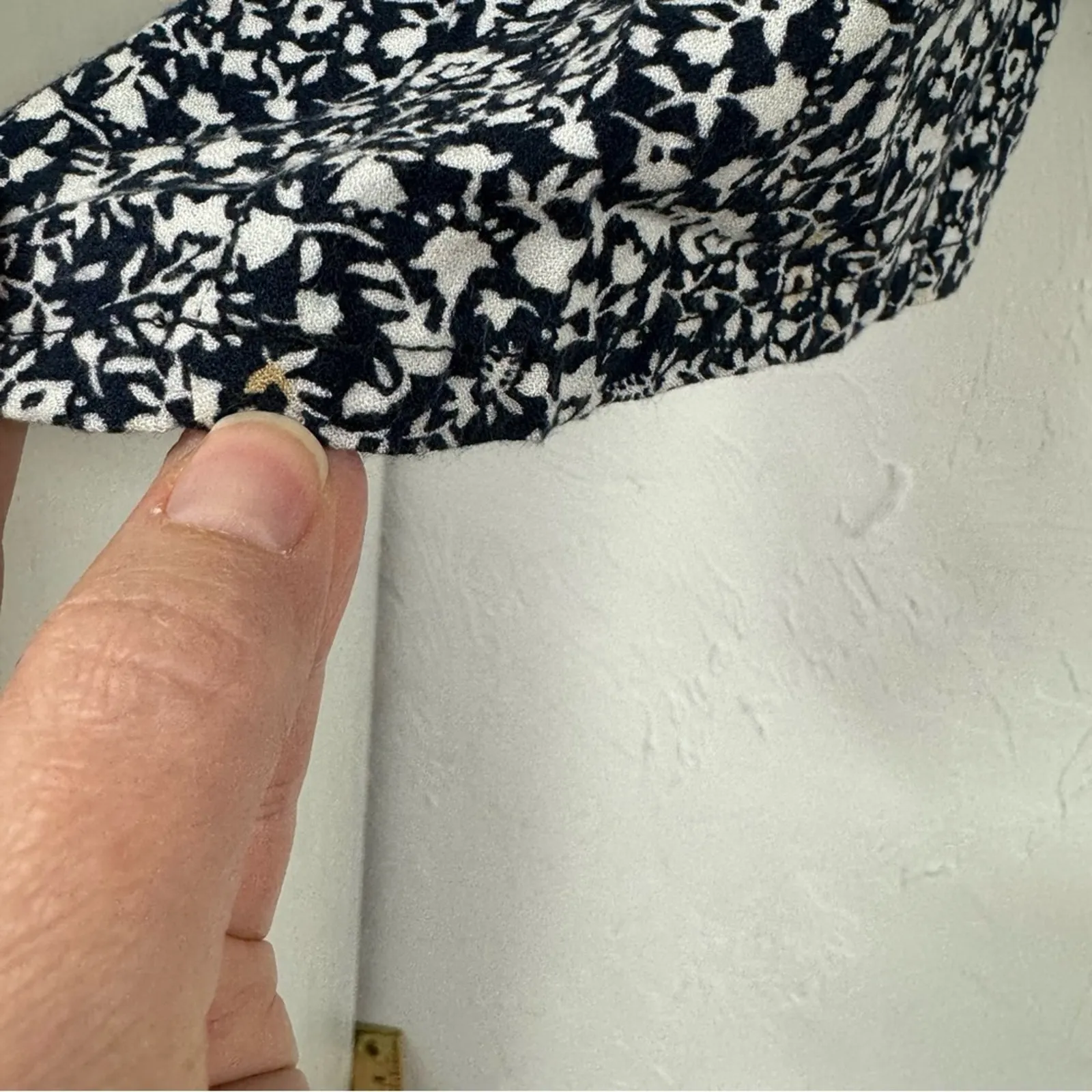 Faithful the Brand Navy Blue Ditsy Floral Bell Sleeve Crop Top Blouse L Peasant - Image 4