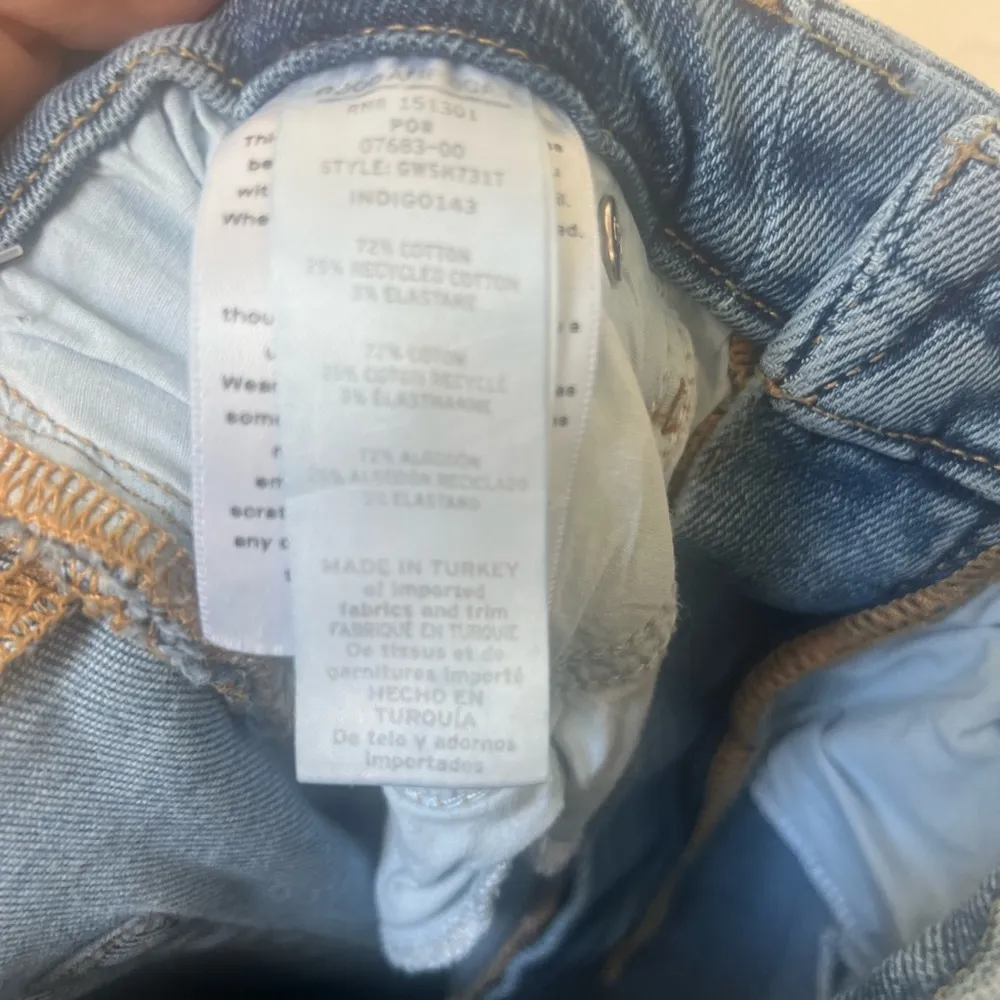 Good American Good Waist step hem jeans size 30 - Image 6