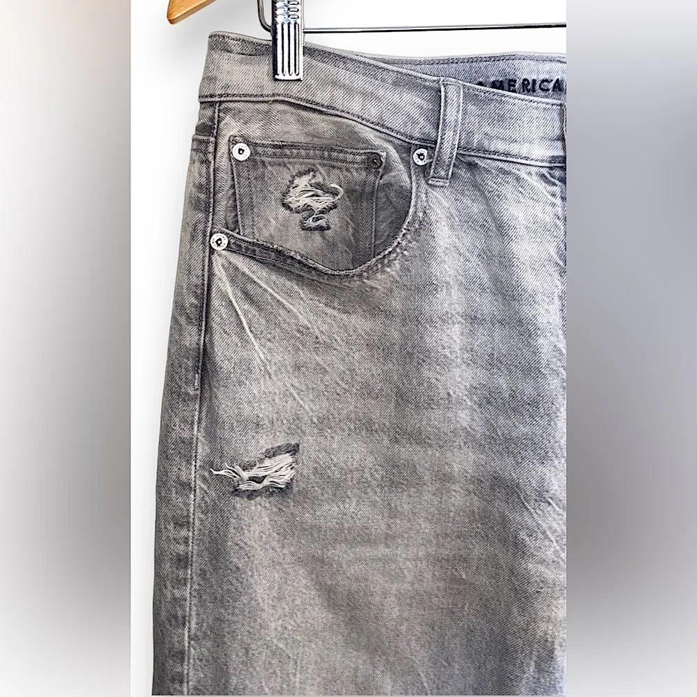 American Eagle gray destroyed jeans - Image 4