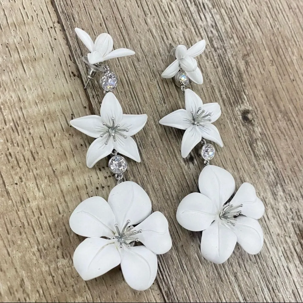 Rebecca Minkoff Large White Trio Flower Earrings - Image 3