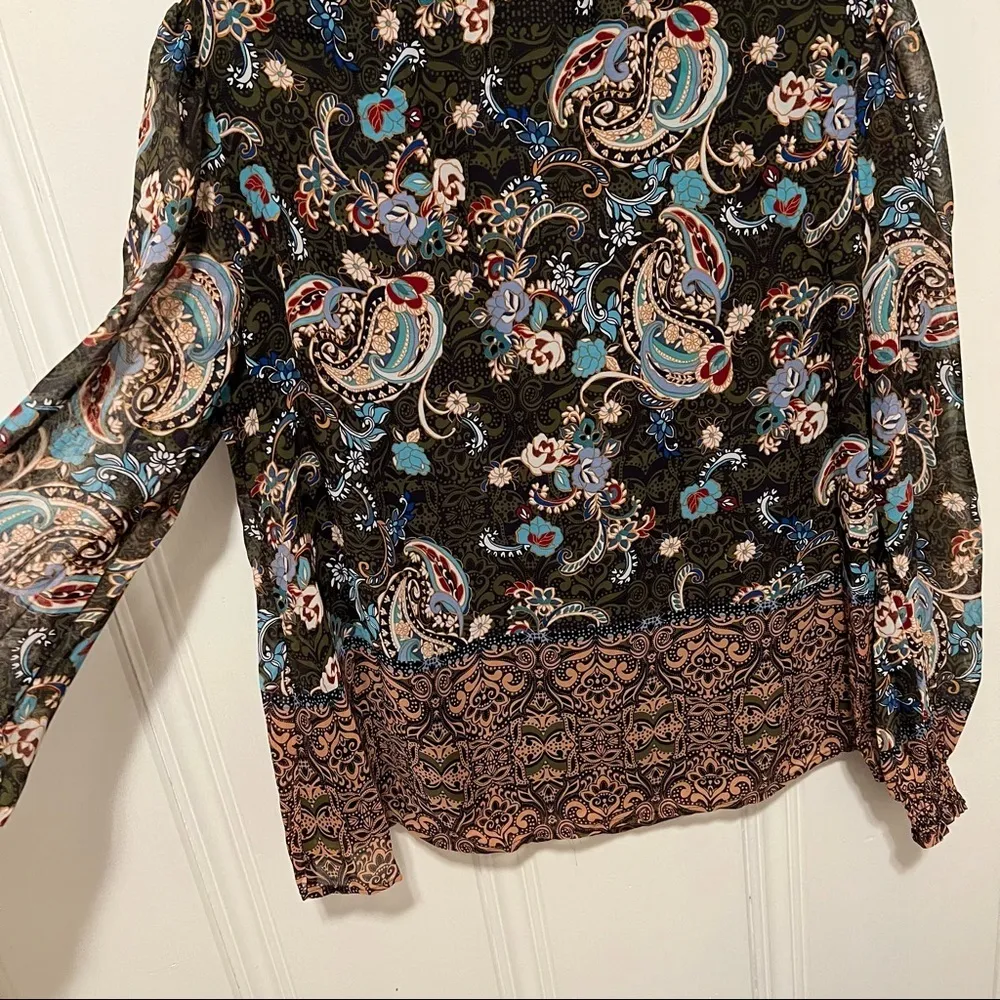 Black Tan Paisley Print Bohemian Mock Neck Long Sleeve Blouse Size Medium NWT - Image 4
