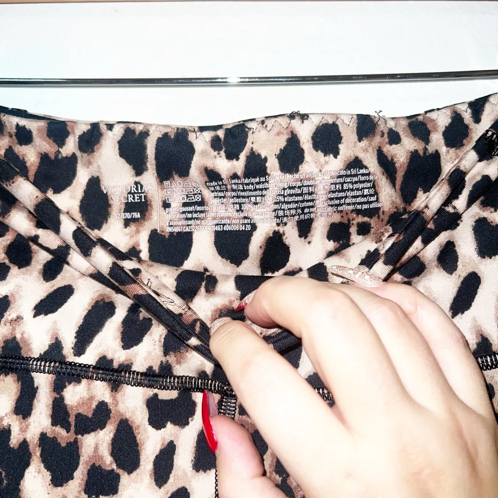 Victoria’s Secret leopard print high rise full length phone pocket leggings - Image 6
