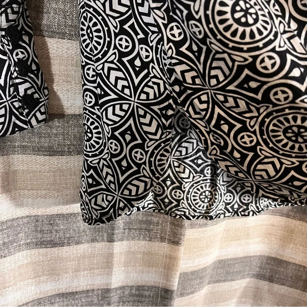 Escapada Black And White Blouse‎ Size XL - Image 5