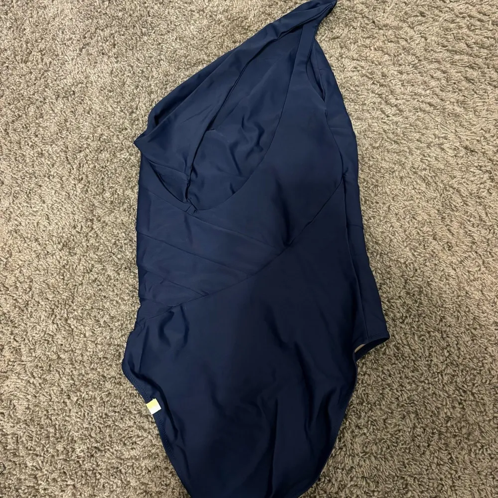 Summersalt The Sidestroke One Piece Swimsuit Navy - Image 4