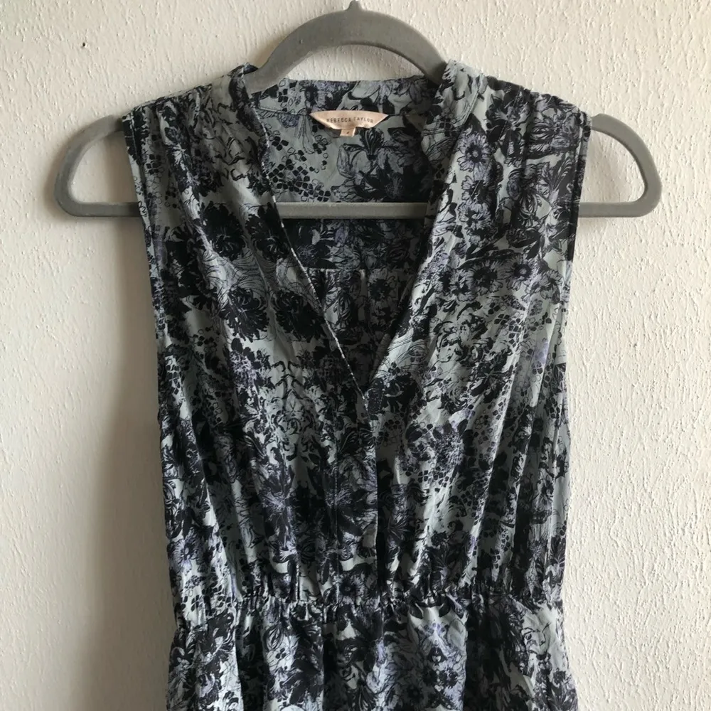 Rebecca Taylor Dress Silk V Neck Floral Blue Grey White Dress Sz 4 EUC - Image 3