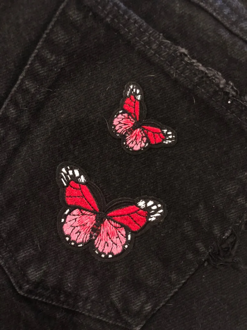 Wrangler Black Butterfly-Patch Shorts - Image 3