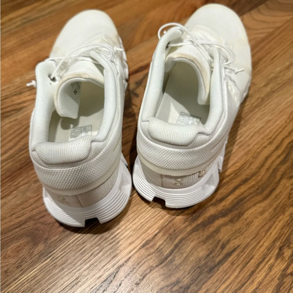 On Cloud White Athletic Sneakers Size 10 - Image 3