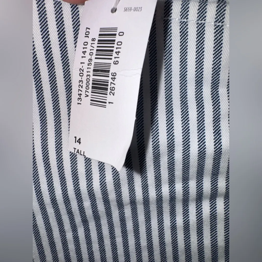 Old Navy Blue and White Striped Straight Leg Pants - Image 4