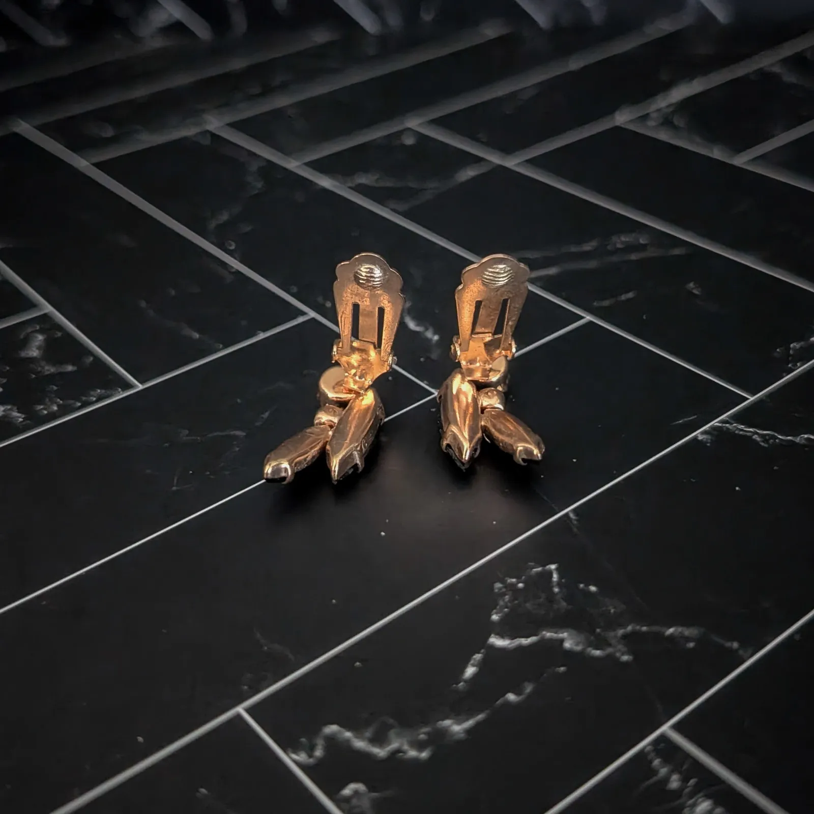 Vintage Clip On Earrings Stunning Regal Marquise Shaped Black & Green Gems - Image 5