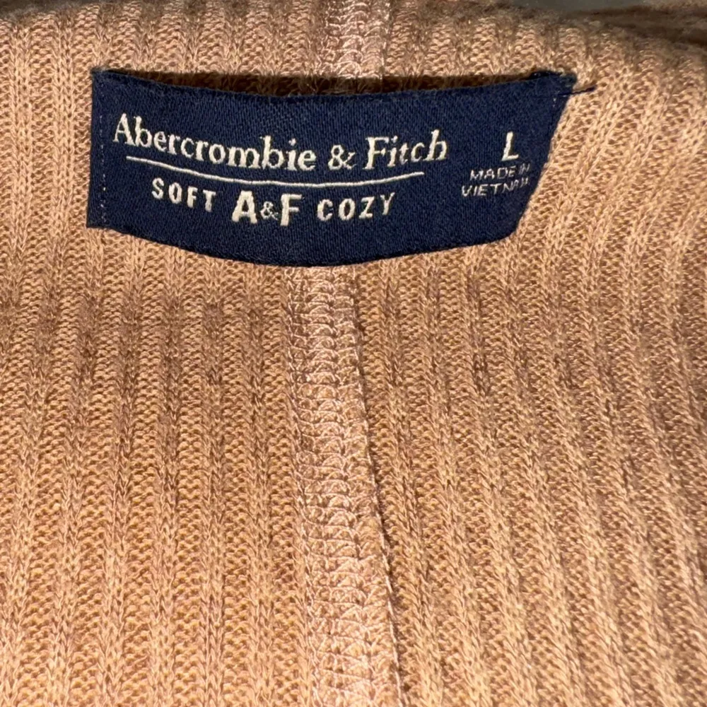 Abercrombie & Fitch: Soft A&f Cozy Women's Tan Button-Down Top - Image 2