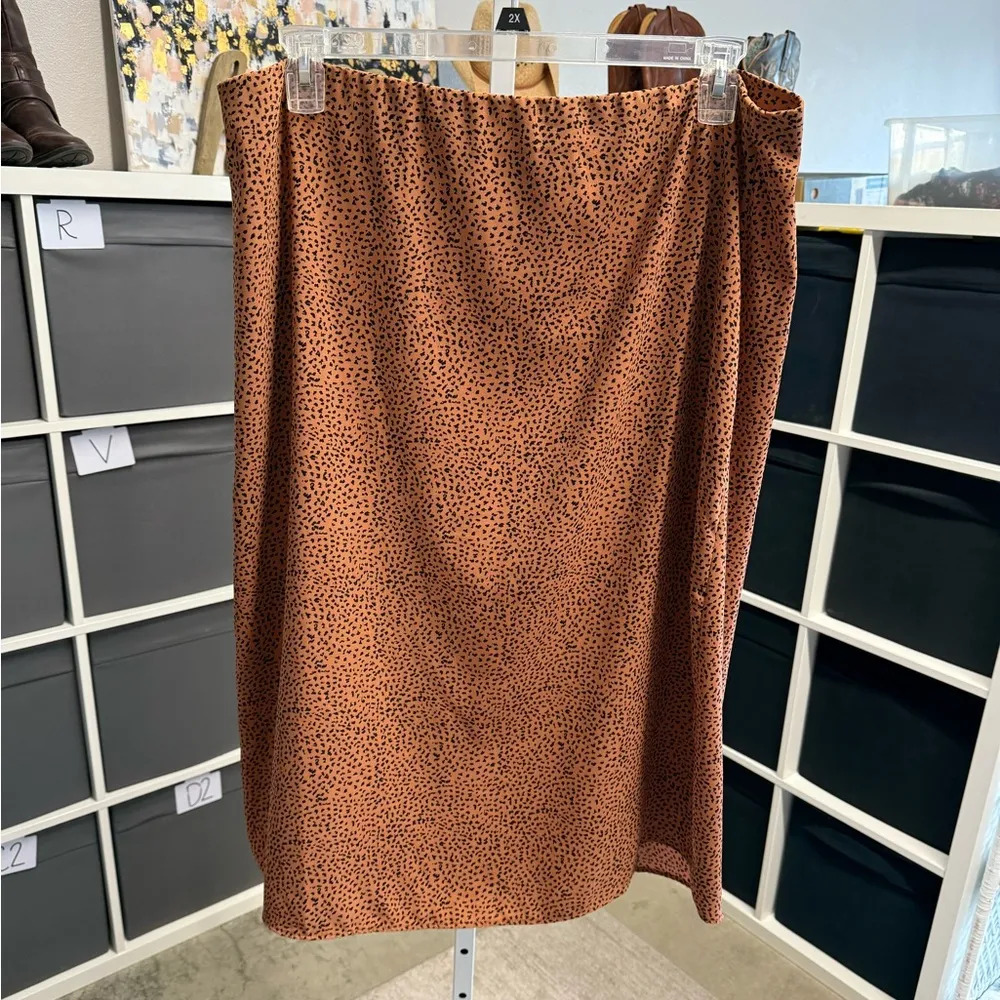 Nine West Dalmatian Leopard Animal Print Women's Rouched Midi Skirt - Image 3