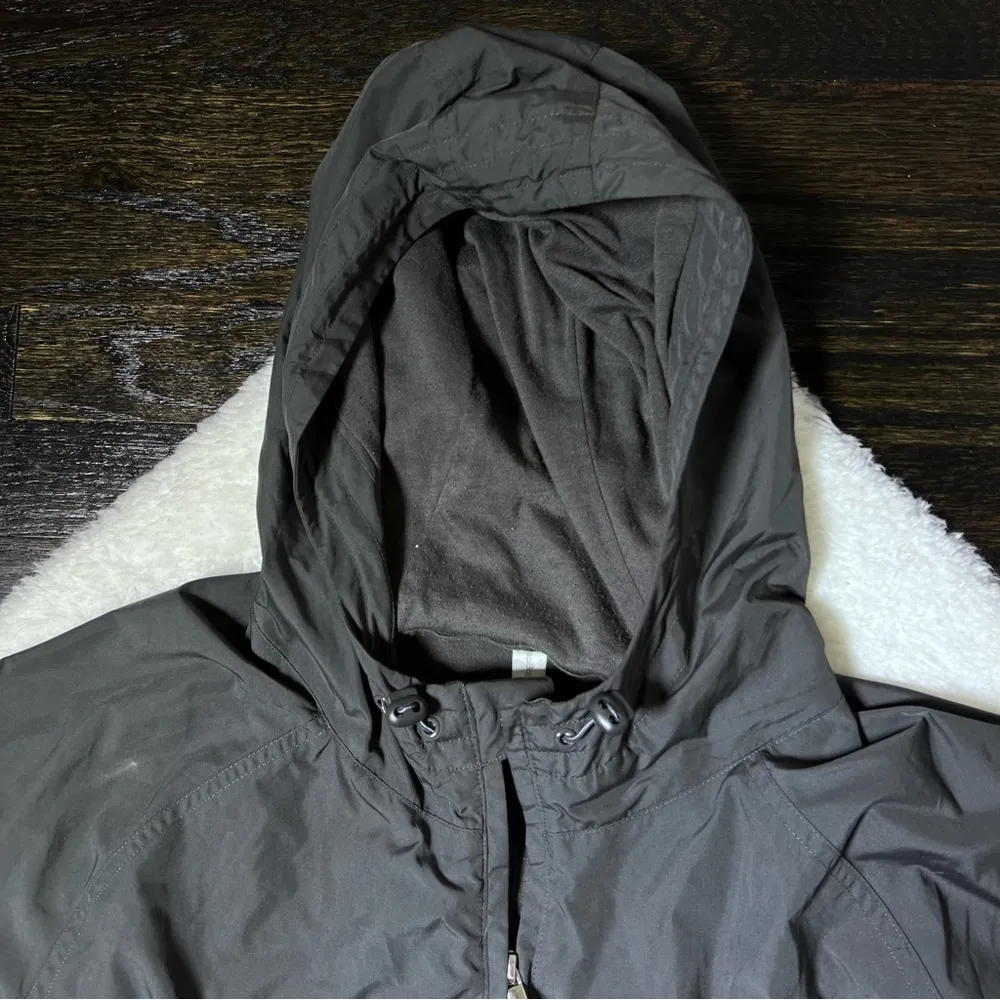 GAP Body Fit Black Lightweight Hooded Jacket - Image 2