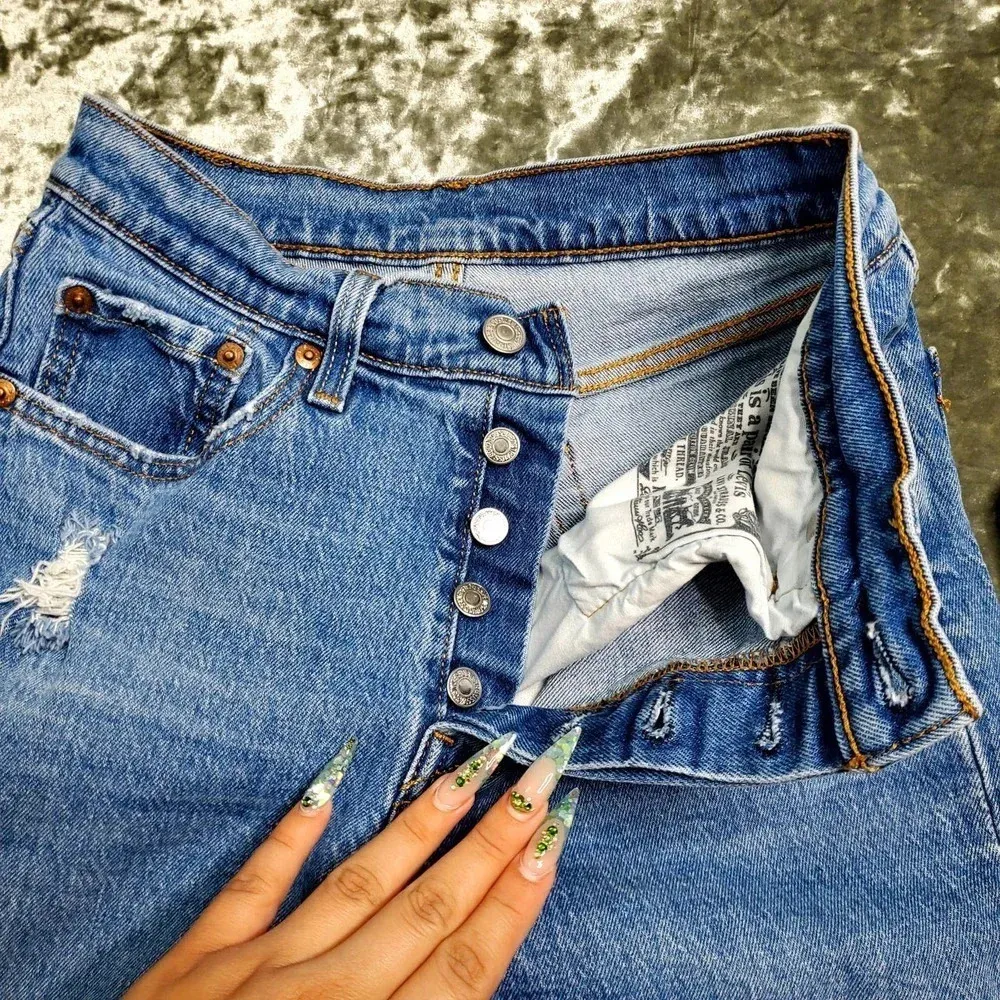 Levi's 501 High Waist Distressed Jeans - Image 3