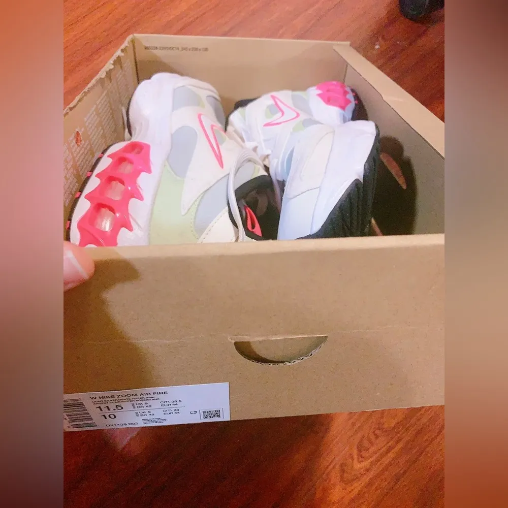 Zoom Air Fire W11.5 .M10 Light Silver Hyper Pink Running Shoes - Image 9