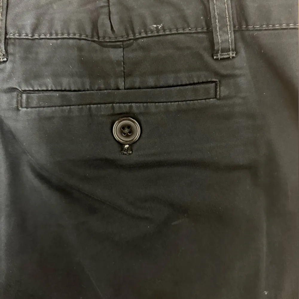 GAP Cropped Bermuda Straight Shorts Size 6 Dark Blue - Image 7