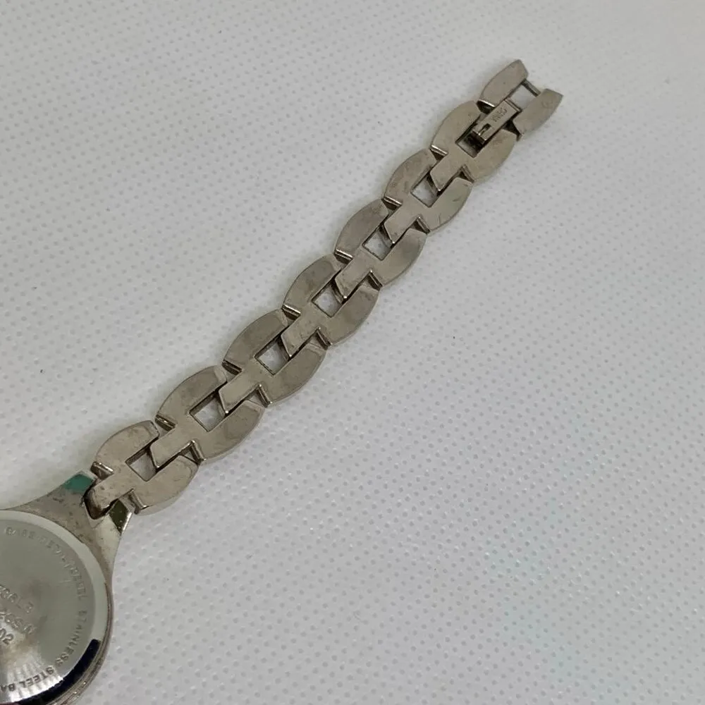 Wrangler Vintage women wrist watch 23mm case size silver gold tone running - Image 5