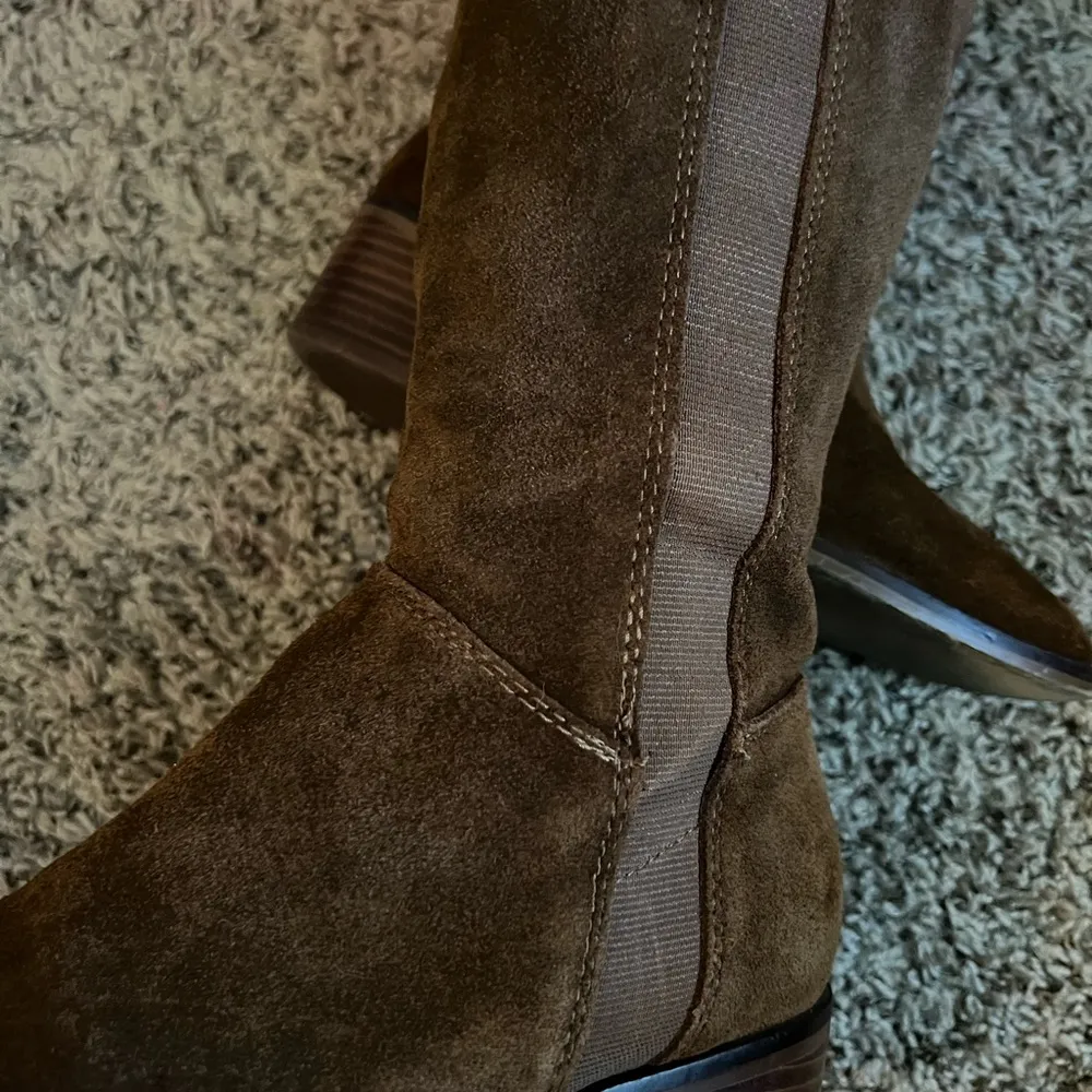 Steve Madden suede boots - Image 2
