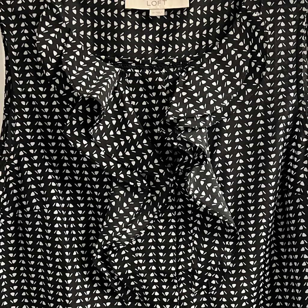LOFT Statement Ruffle Sleeveless Print Blouse Sz M - Image 2