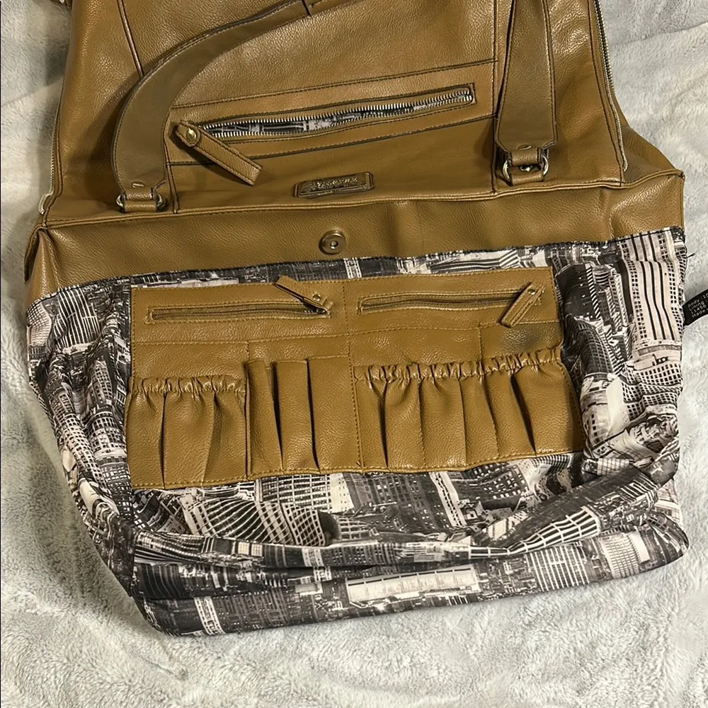 Kenneth Cole Reaction Tan Laptop Tote - Image 13