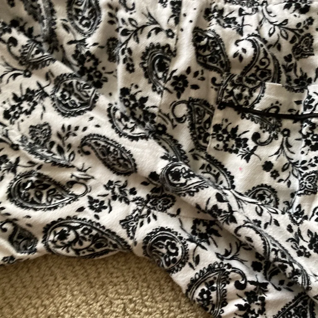 Lands' End Pajama Pants Sleep Bottoms Black White Paisley Size Small Women’s EUC - Image 6