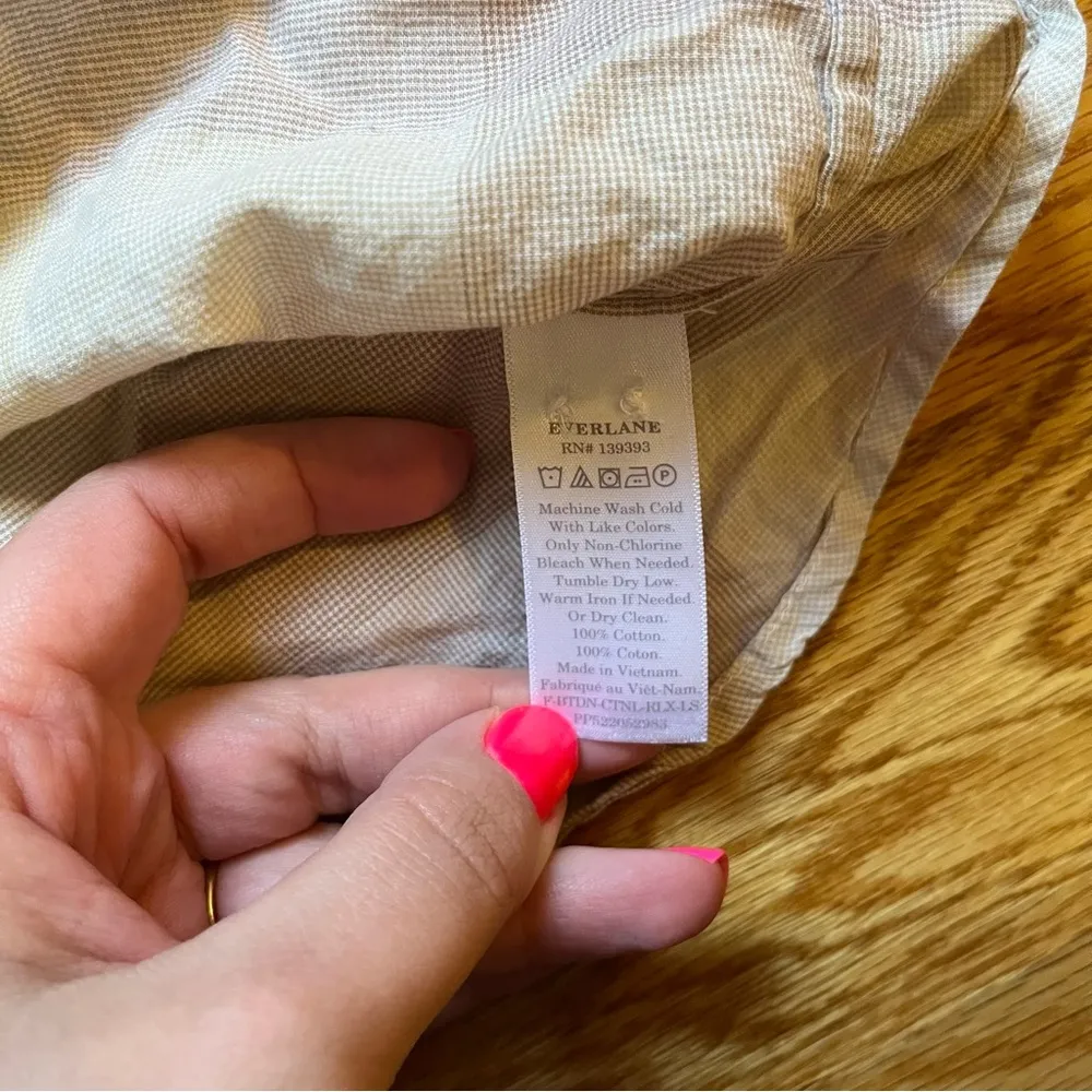 Everlane  checkered button down size small - Image 4